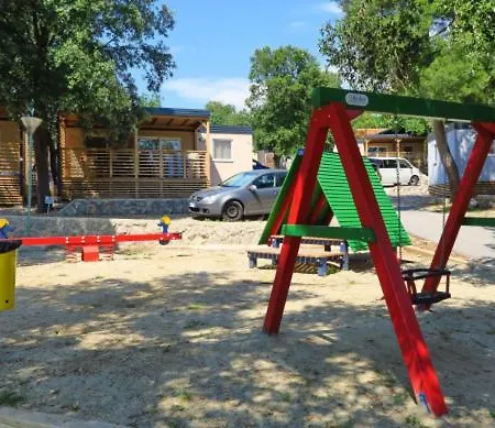 בית נופש Memita Mobile Homes, *