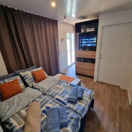 בית נופש Memita Mobile Homes,