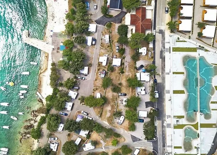 Memita Mobile Homes, * Selce